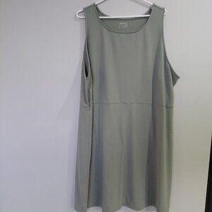 Eddie Bauer Women's Midi Dress In a Light Green/Sage, Size 3X